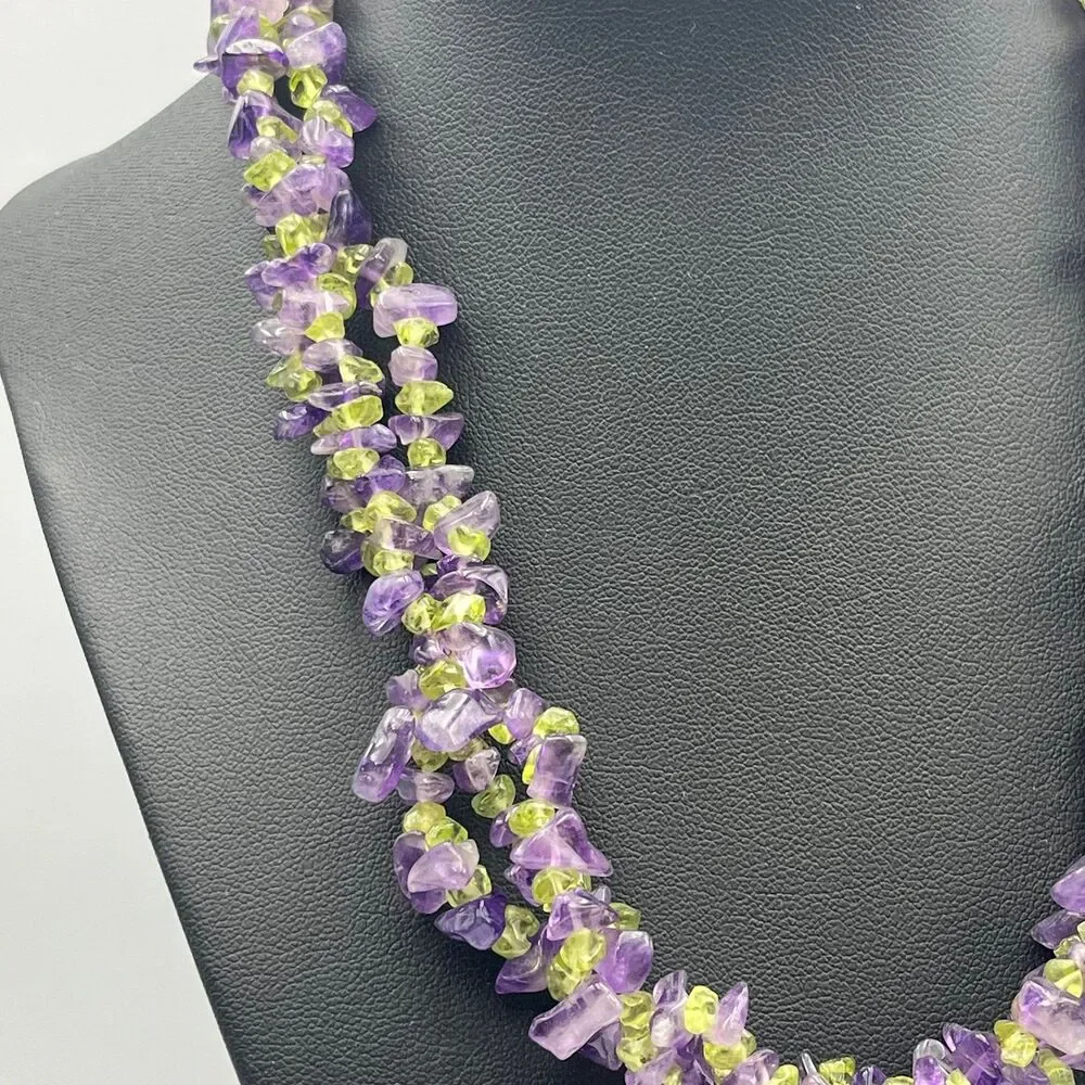 Woman’s vintage handmade Amethyst and peridot small chip twist Necklace - Picture 3 of 7